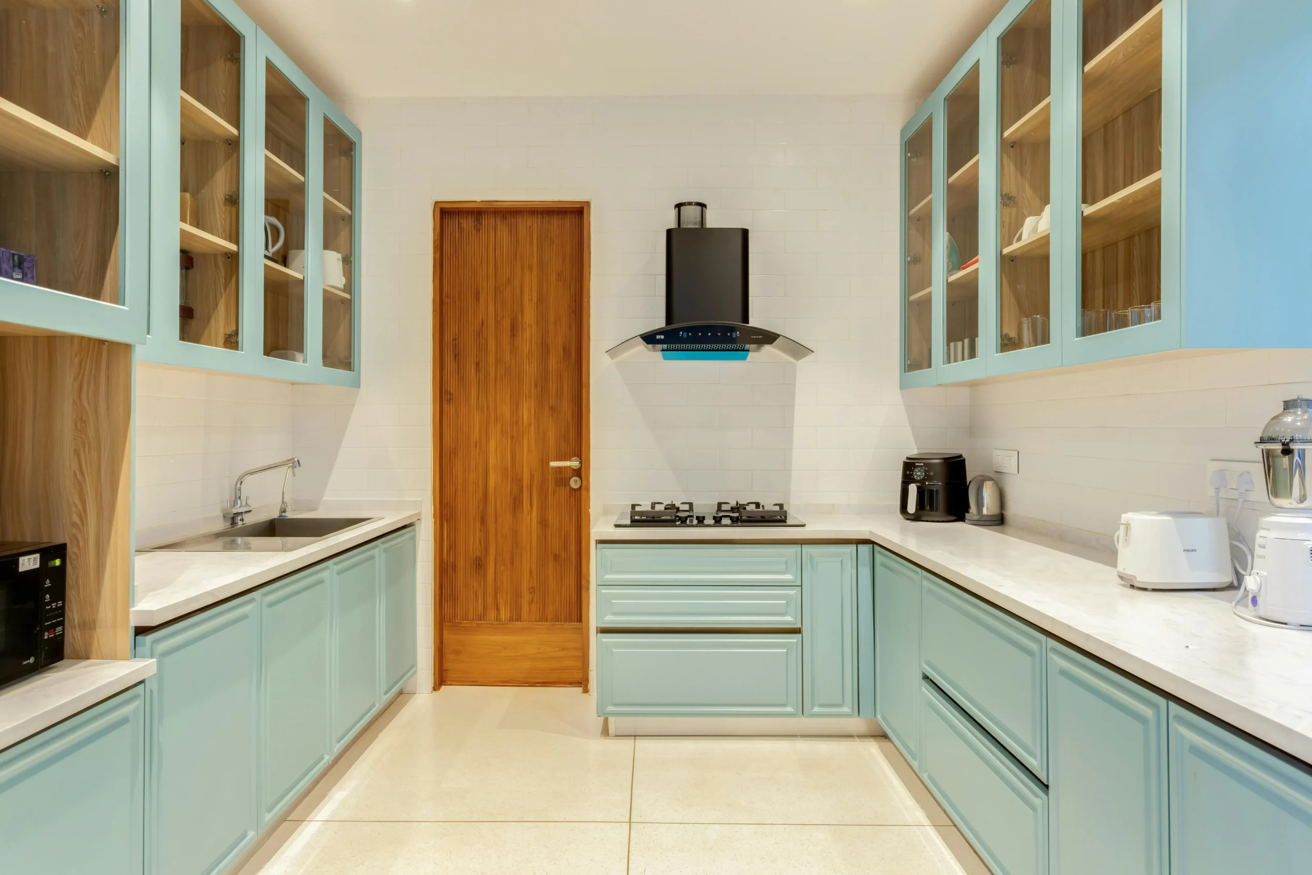 Premium Modular Kitchen Design in Noida for Mr. & Mrs. Mehta’s Residence